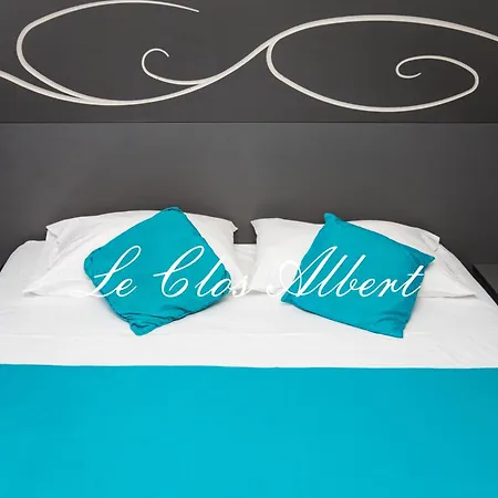 Le Clos Albert Hotel