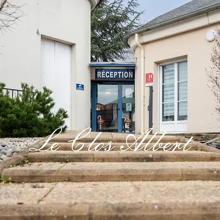 Le Clos Albert Hotel 3*