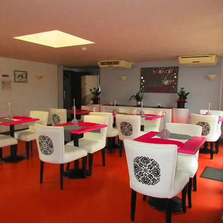 Le Clos 3*